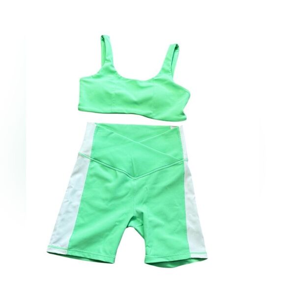 Willo Lime Green& White Ribbed Biker Shorts & Sports Bra - Picture 1 of 8